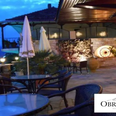Obrava Double Mountain View *